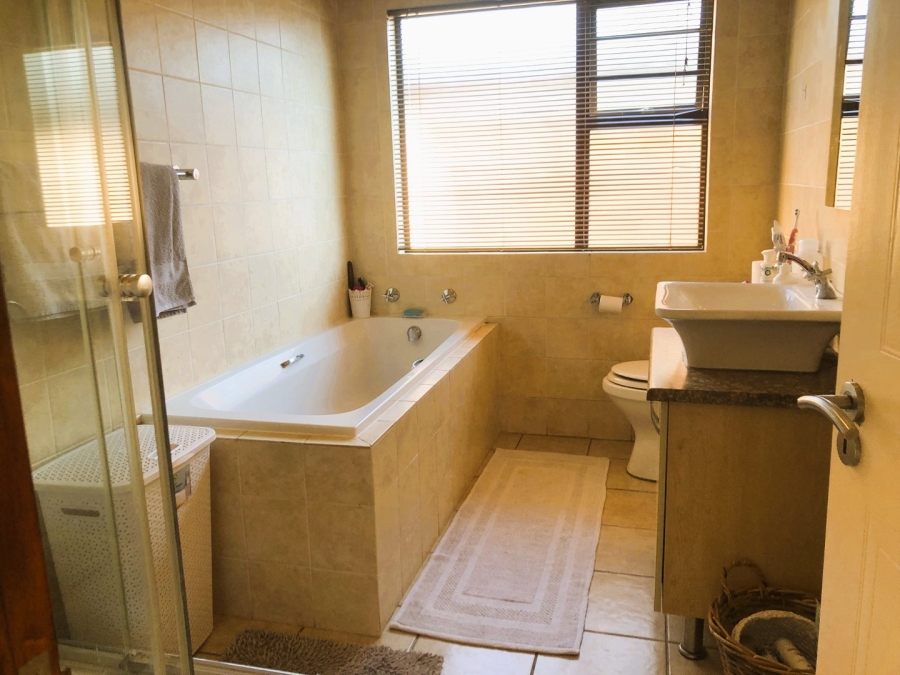 2 Bedroom Property for Sale in Vredenhof Sh Free State